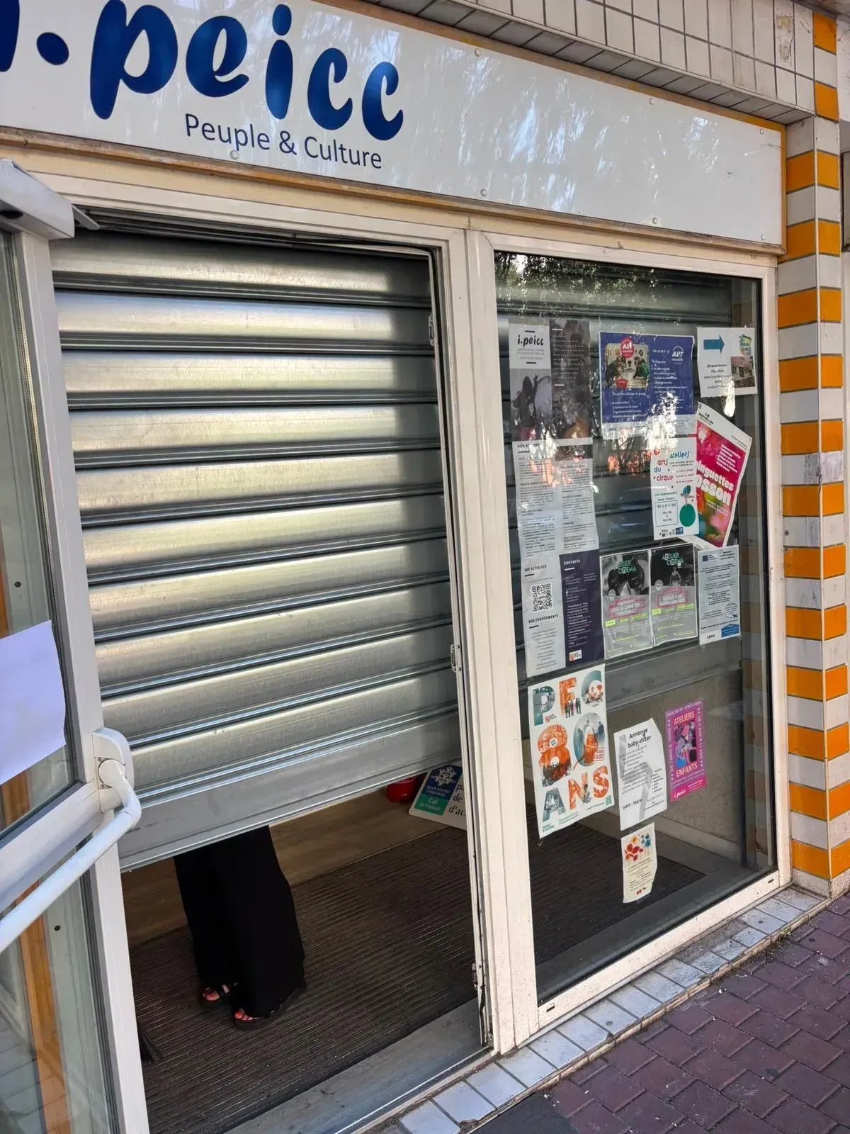 Déblocage de rideau métallique bloqué à Marseille 1