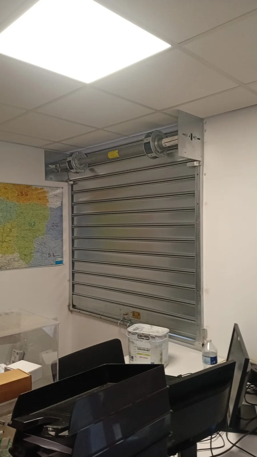 Installation et pose de rideau métallique à Marseille 1