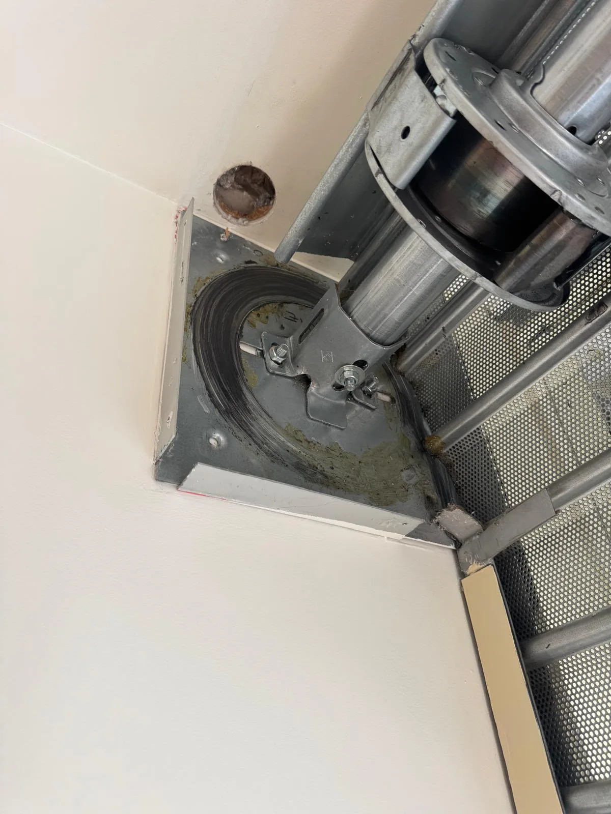 Motorisation de rideau métallique à Marseille 1